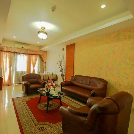 Hotel Meadows International Kizhake Chalakudi Exterior photo