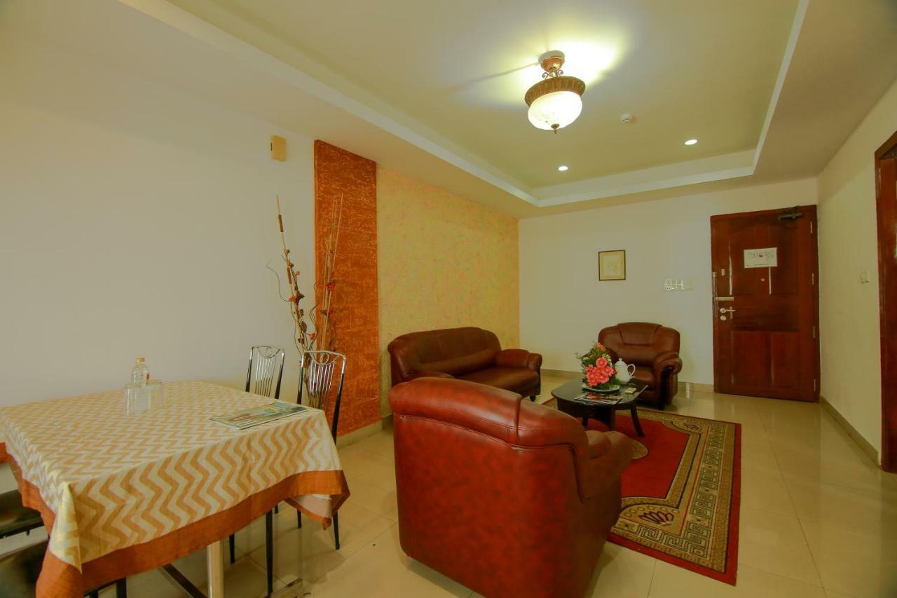 Hotel Meadows International Kizhake Chalakudi Exterior photo