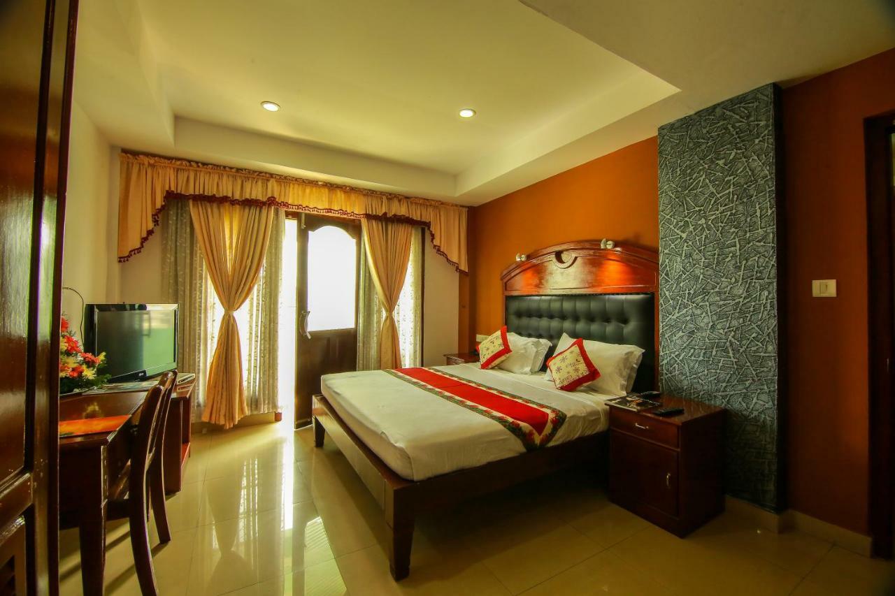 Hotel Meadows International Kizhake Chalakudi Exterior photo